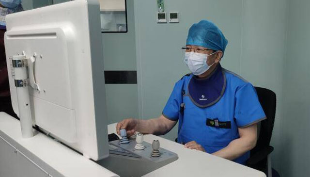 中国科大附一院完成安徽首例机器人辅助下冠状动脉介入治疗手术